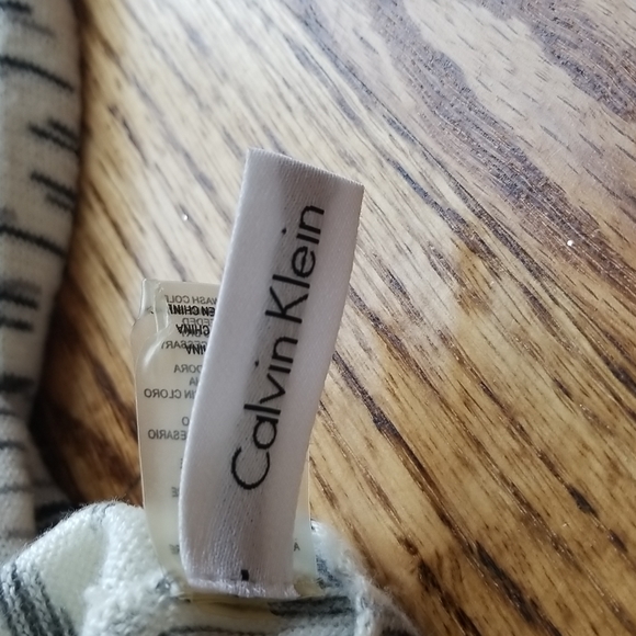 Calvin Klein Heathered Infinity Scarf ❤ Ultra Soft and Comfortable 🥰 - Picture 6 of 8